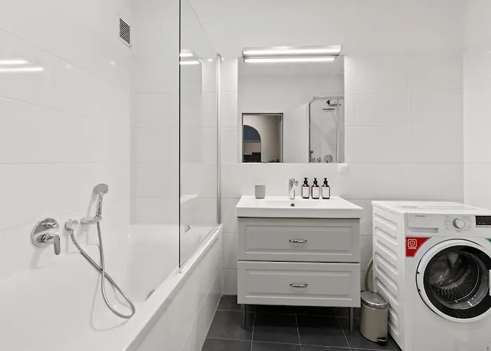 Apartment Very Spacious 4br, 3 Min To Matzleinsdorferplatz *