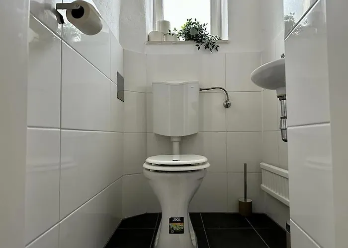 Very Spacious 4br, 3 Min To Matzleinsdorferplatz Apartment