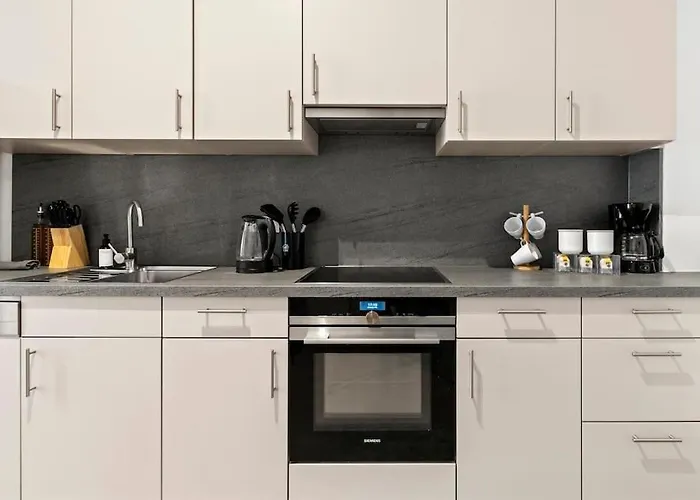 Very Spacious 4br, 3 Min To Matzleinsdorferplatz * Vienna