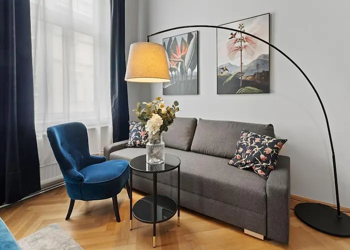 Apartment Very Spacious 4br, 3 Min To Matzleinsdorferplatz
