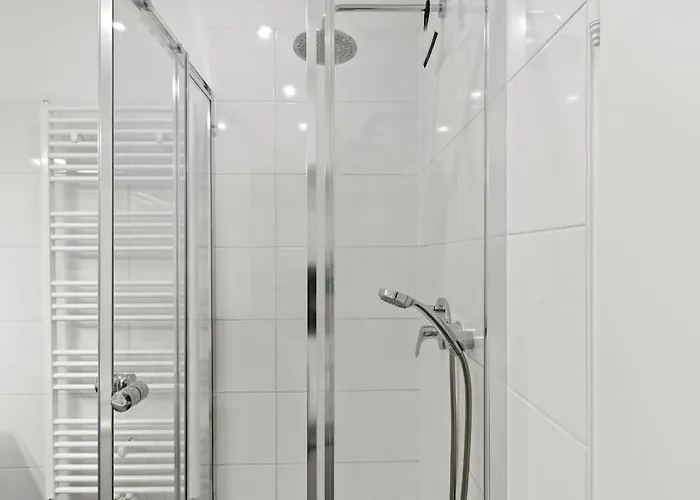 Apartment Very Spacious 4br, 3 Min To Matzleinsdorferplatz *