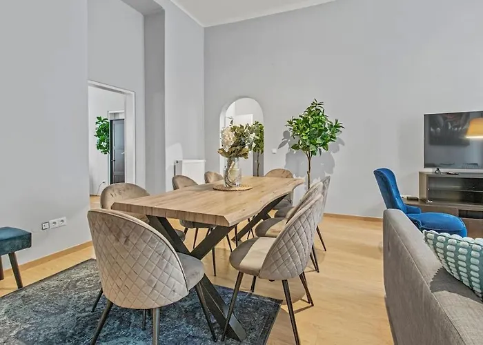 Apartment Very Spacious 4br, 3 Min To Matzleinsdorferplatz