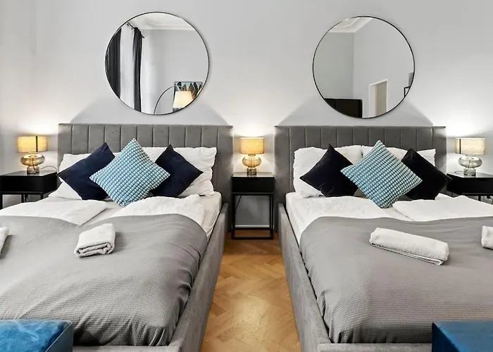 Very Spacious 4br, 3 Min To Matzleinsdorferplatz Apartment *